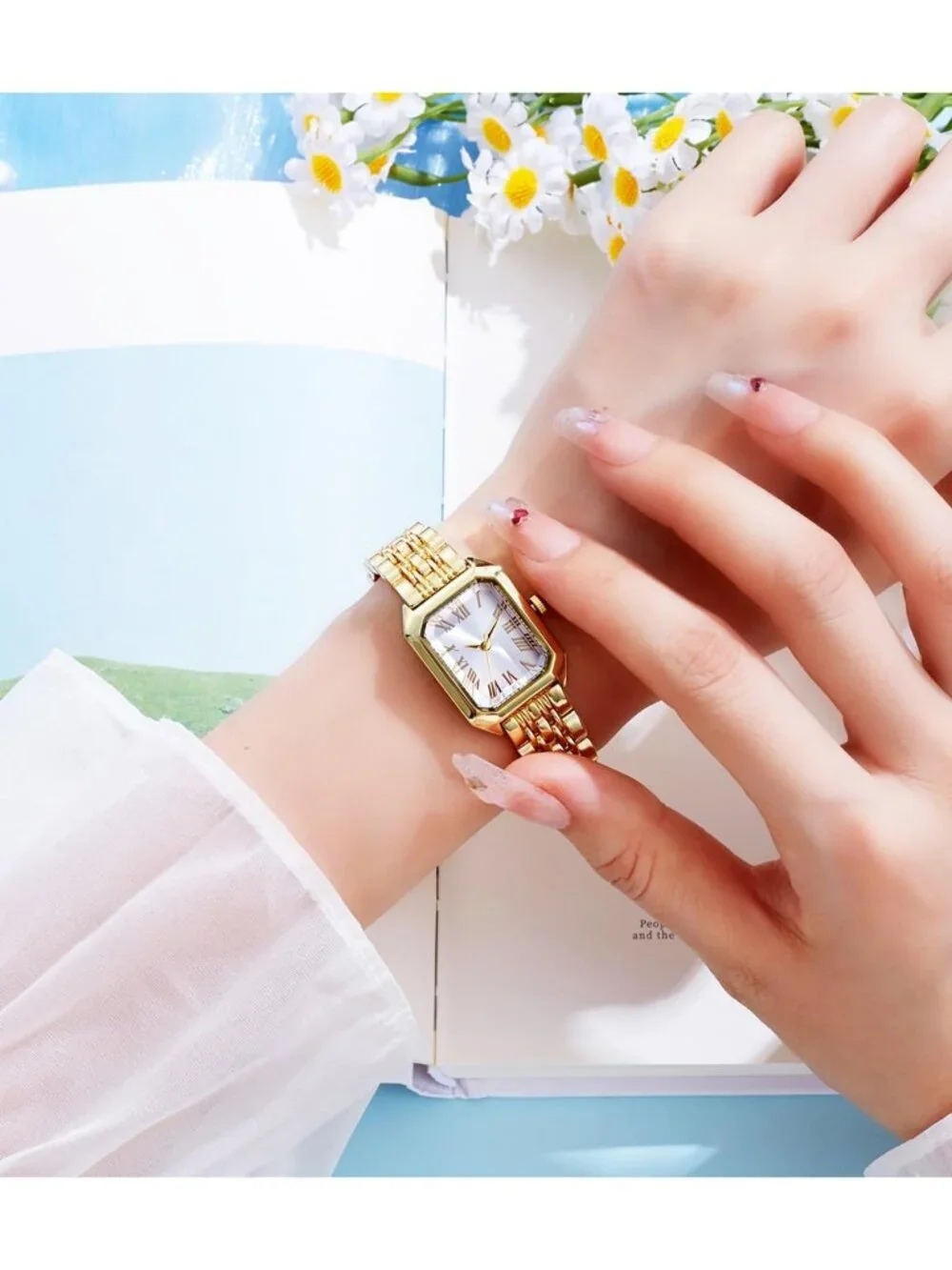 Women's Gold Vintage Roman/Arabic Numeral Dial Alloy Bracelet Wrist Watches